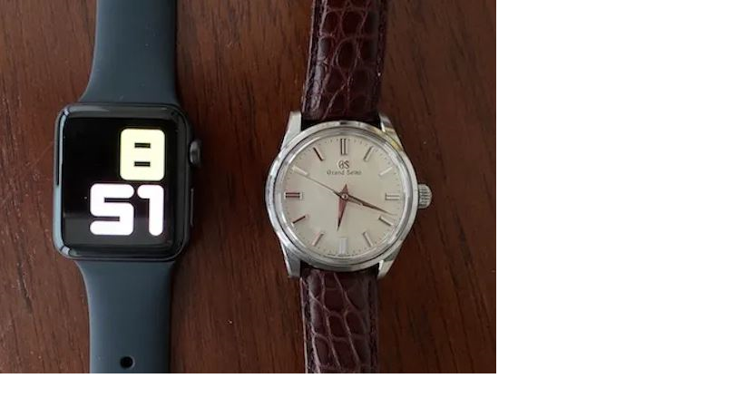 Smart watch Vs. Traditional watch